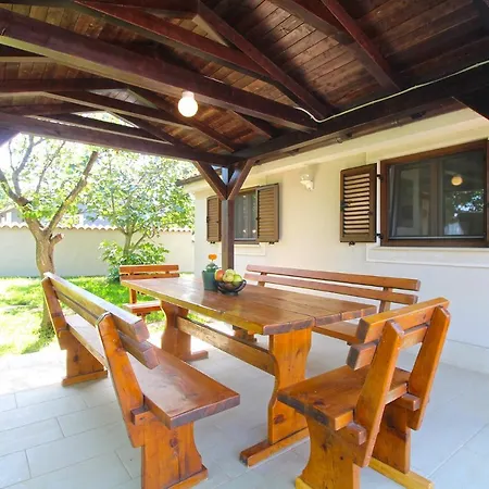 House Stella 1319